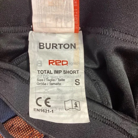 Burton RED Padded Shorts Sports - Youth Small 2010 - Picture 14 of 15